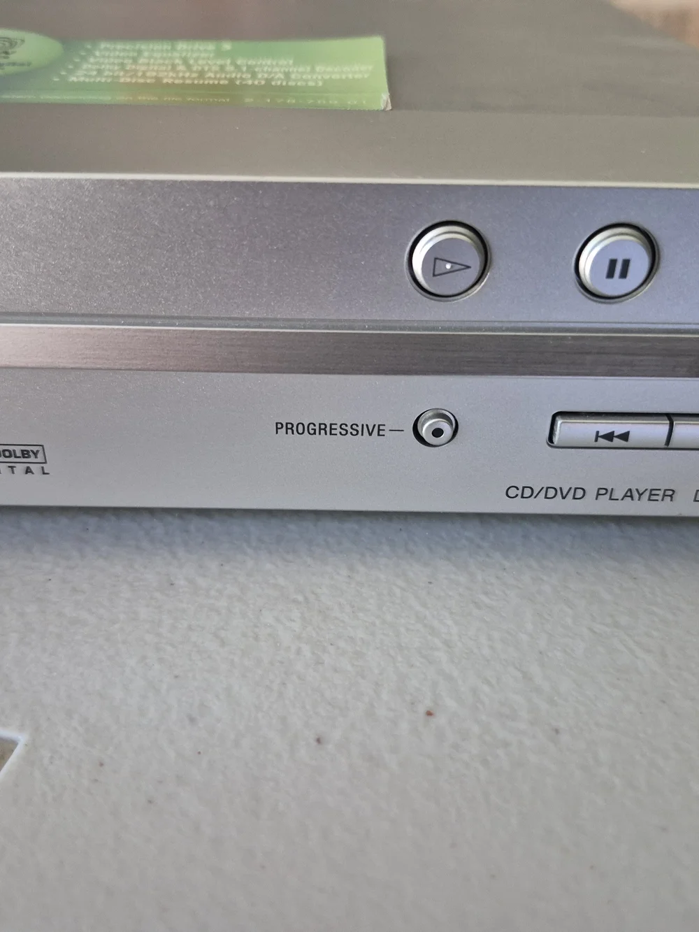 Sony DVD/ SACD/CD Player in Silver with Black Accents. DVP-NS775N